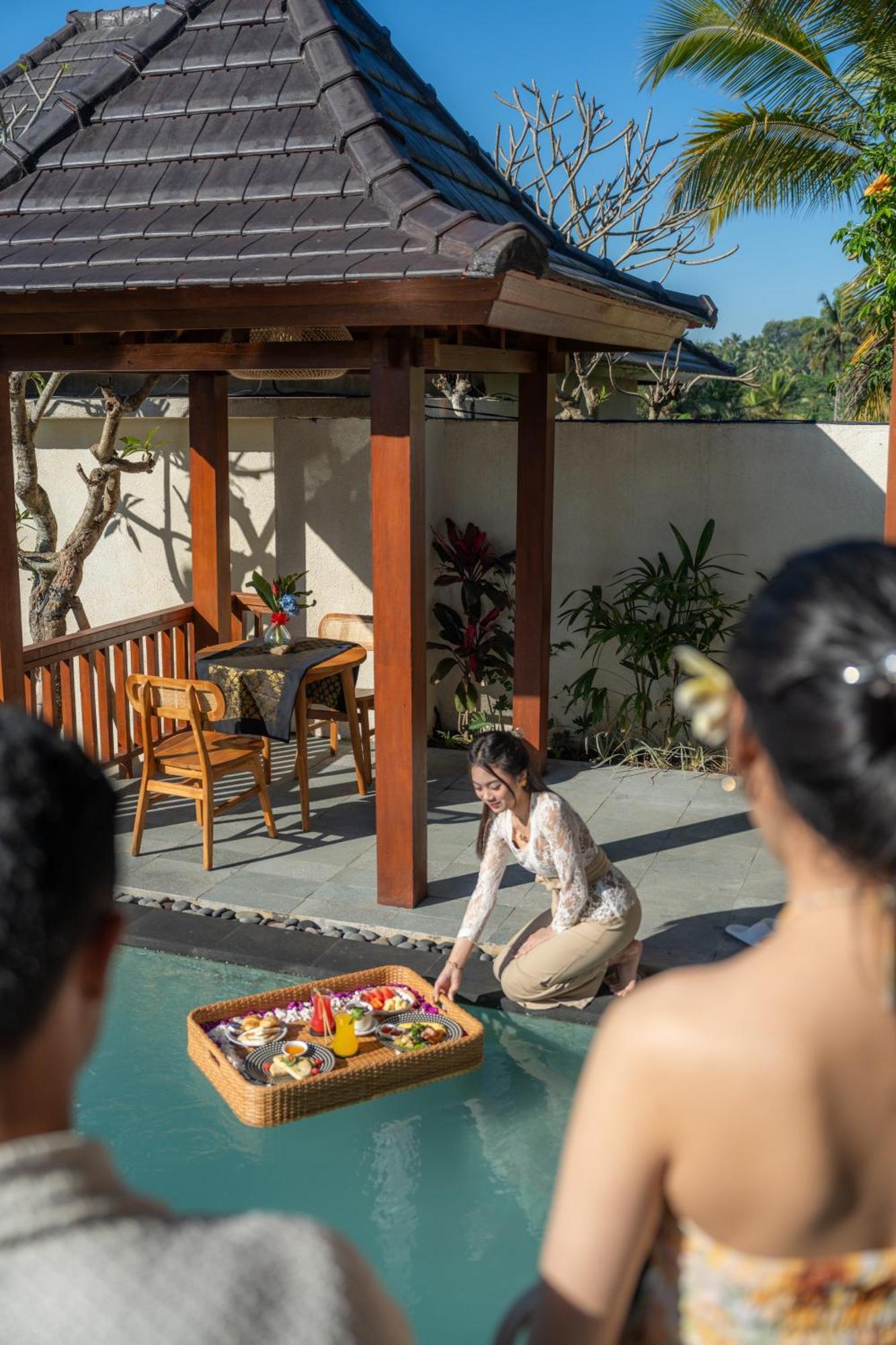 Dewi Kunti Villa تيغالالانغْ المظهر الخارجي الصورة