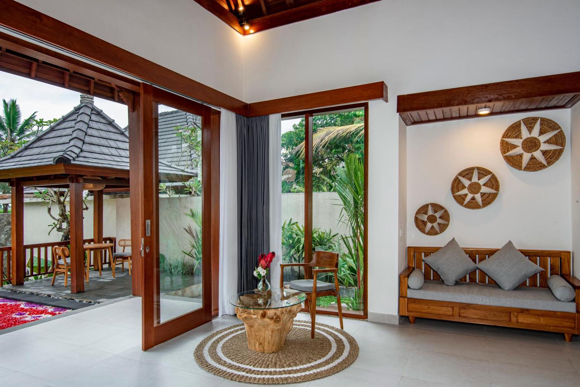 Dewi Kunti Villa تيغالالانغْ المظهر الخارجي الصورة
