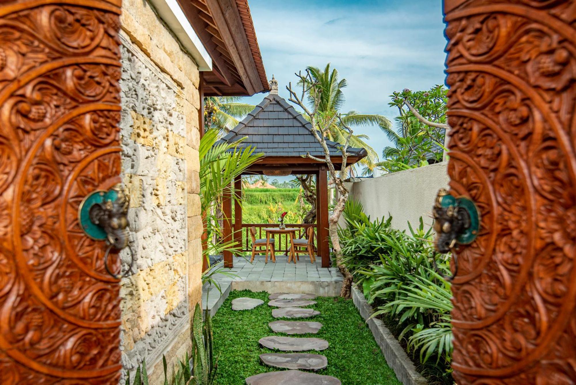 Dewi Kunti Villa تيغالالانغْ المظهر الخارجي الصورة