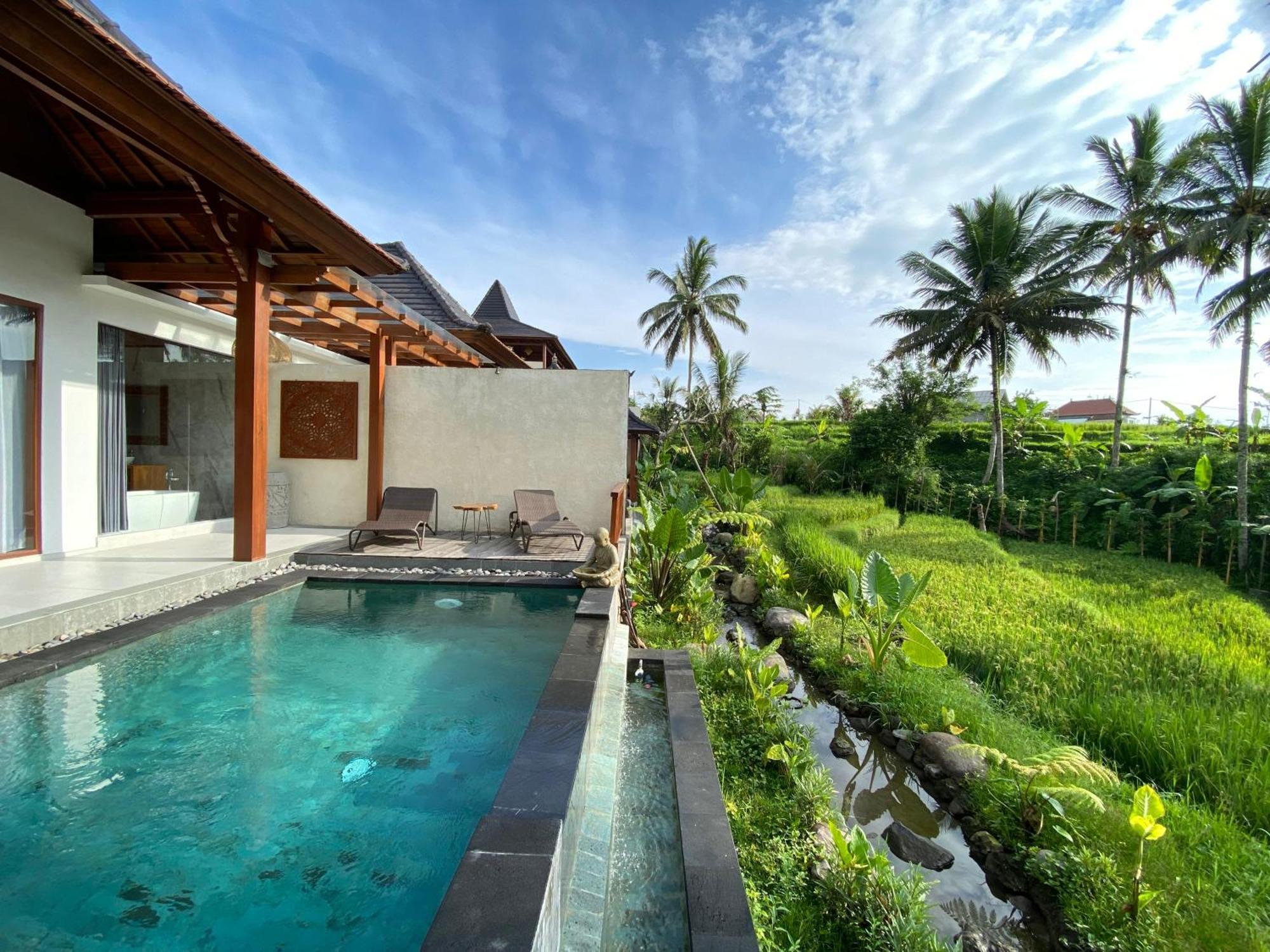 Dewi Kunti Villa تيغالالانغْ المظهر الخارجي الصورة