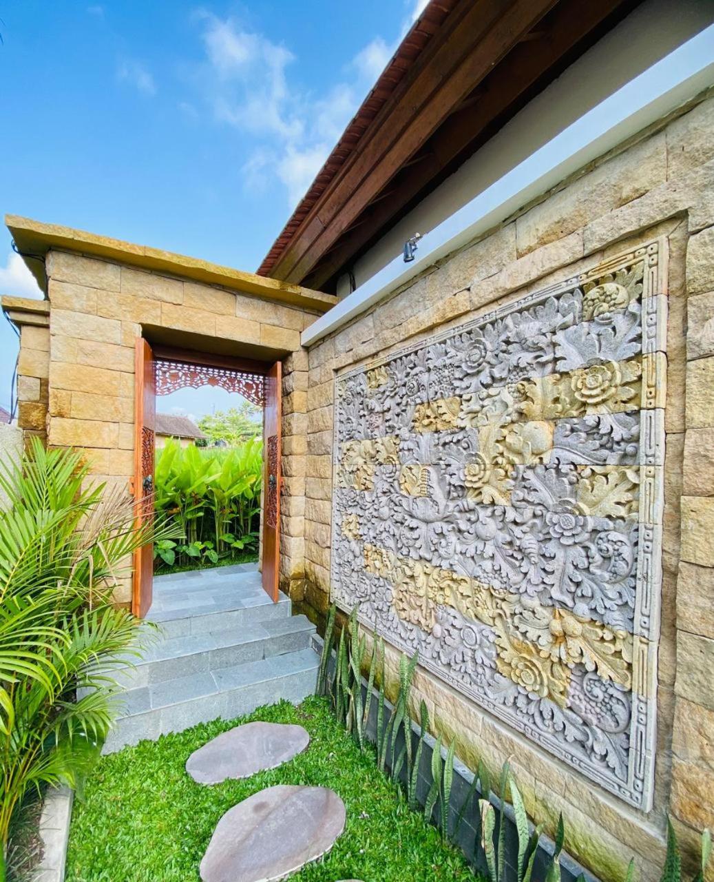 Dewi Kunti Villa تيغالالانغْ المظهر الخارجي الصورة