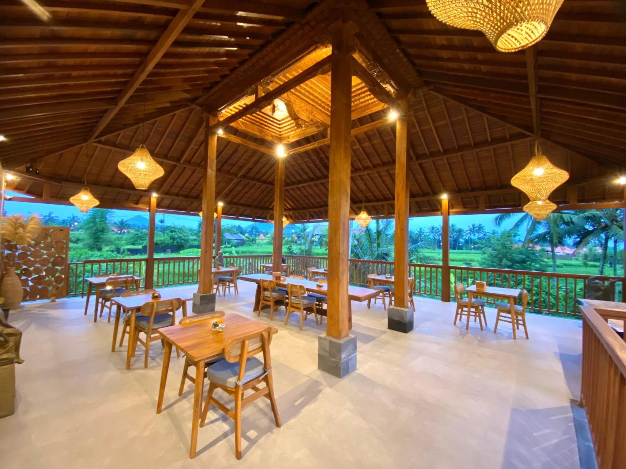 Dewi Kunti Villa تيغالالانغْ المظهر الخارجي الصورة